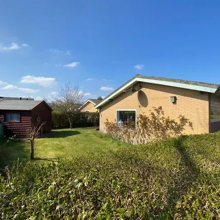 Strandnahes Mit Wintergarten Grosser Uneinsehbarer Garten Sint Maartensvlotbrug