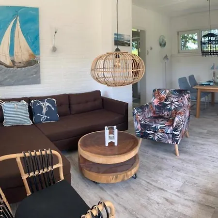 Strandnahes Mit Wintergarten, Grosser Uneinsehbarer Garten, Komplett Eingezaeunt Holiday home Sint Maartensvlotbrug