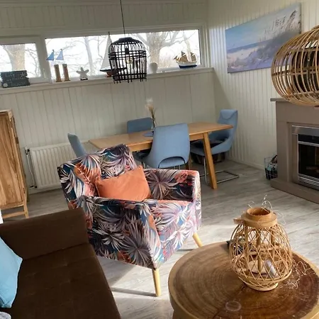 Nyaraló Strandnahes Mit Wintergarten Grosser Uneinsehbarer Garten Sint Maartensvlotbrug