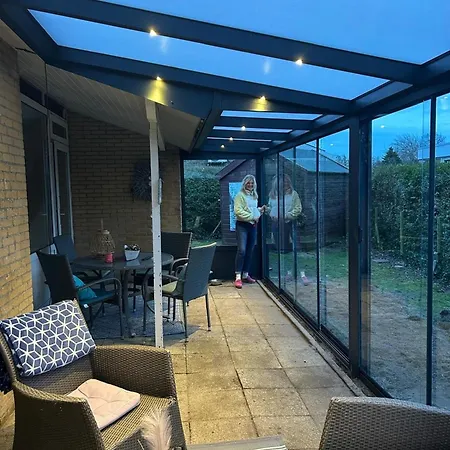 Strandnahes Mit Wintergarten, Grosser Uneinsehbarer Garten, Komplett Eingezaeunt Sint Maartensvlotbrug