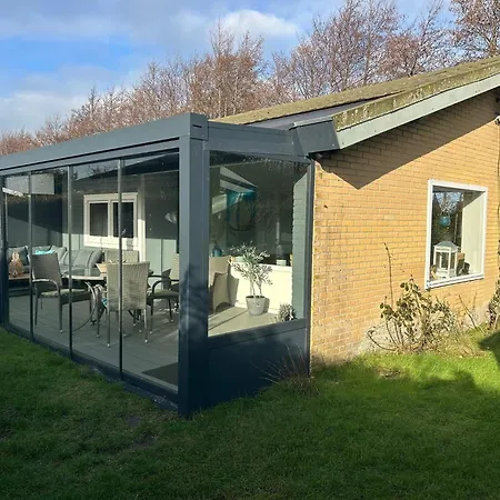 Strandnahes Nr 2 Mit Wintergarten Grosser Uneinsehbarer Garten Sint Maartensvlotbrug
