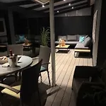 Strandnahes Nr 2 Mit Wintergarten Grosser Uneinsehbarer Garten Sint Maartensvlotbrug